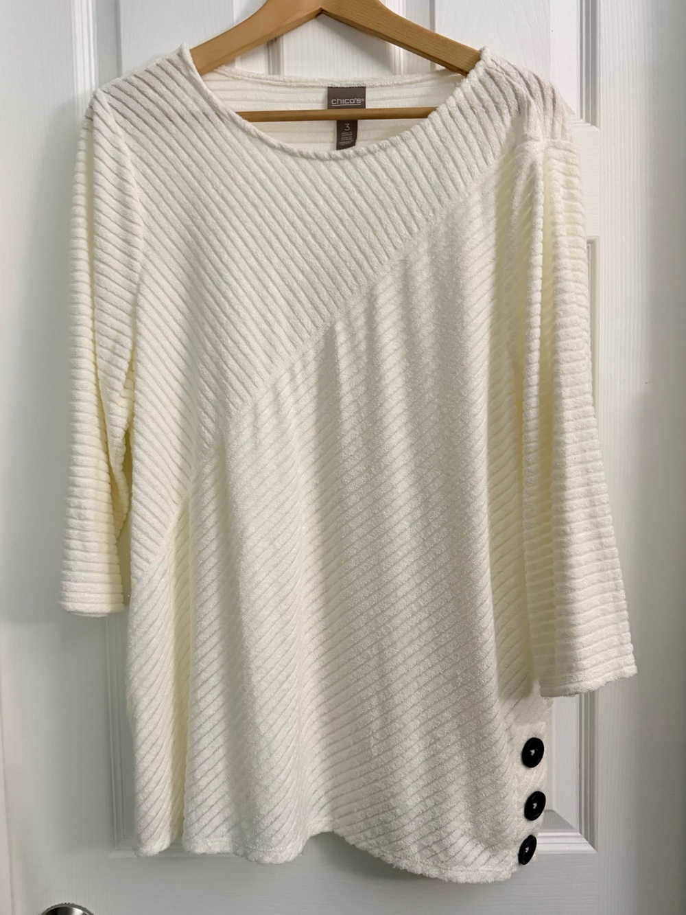 Chico's Ivory Diagonal Rib Three-Button Sleeve Tunic